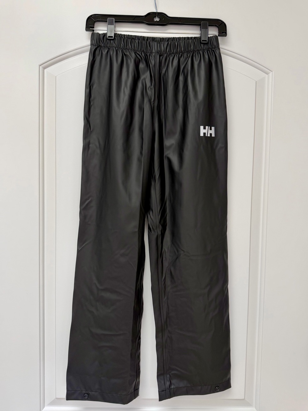 Kids Helly Hansen Polyurethane Rain Pants in Black Size 140/10 EUC